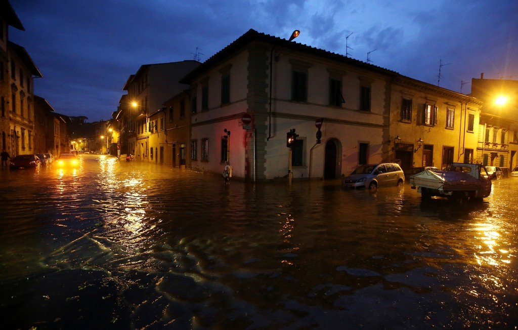 Nubifragio a Firenze, le foto della città allagata Blogo