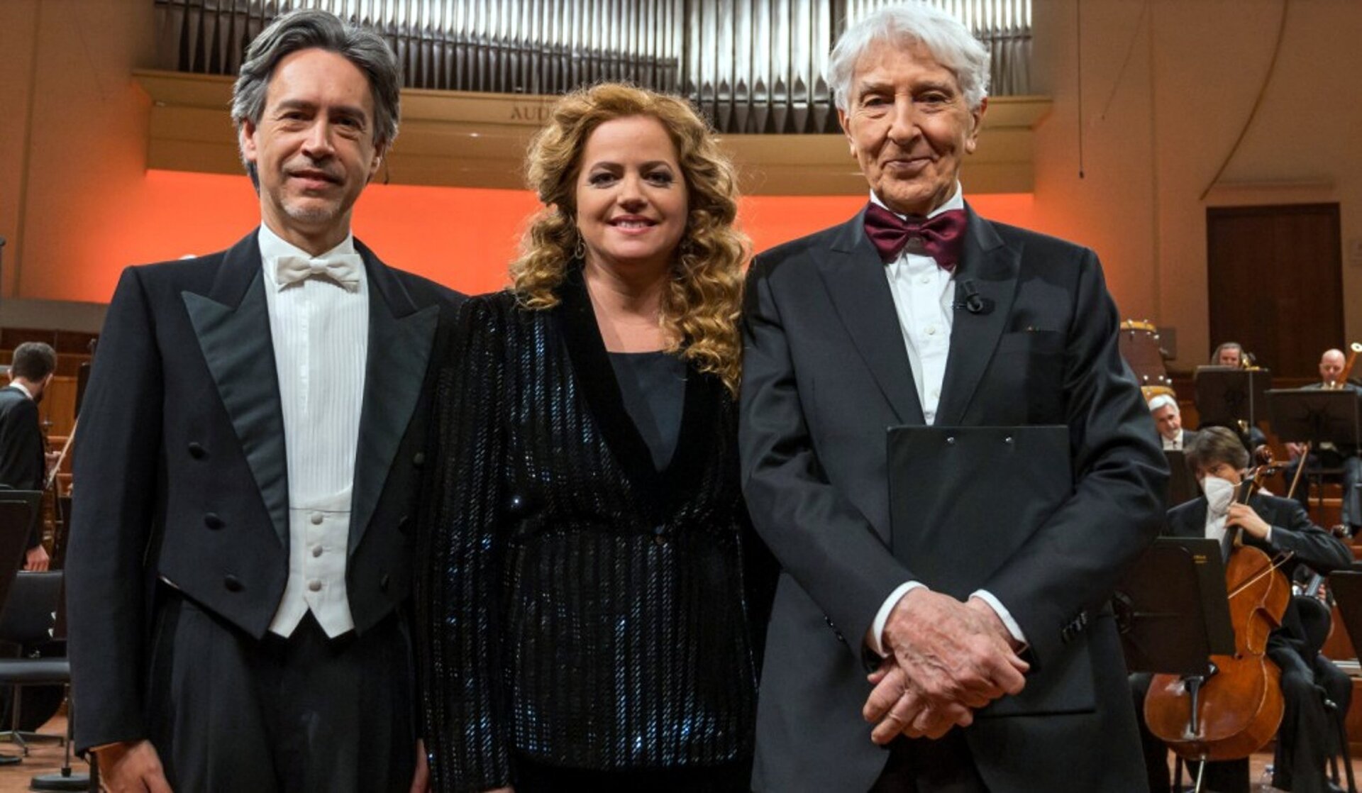 La gioia della musica (2022) - Corrado Augias e i maestri Speranza Scappucci e Aurelio Canonici / Foto: Rai Play