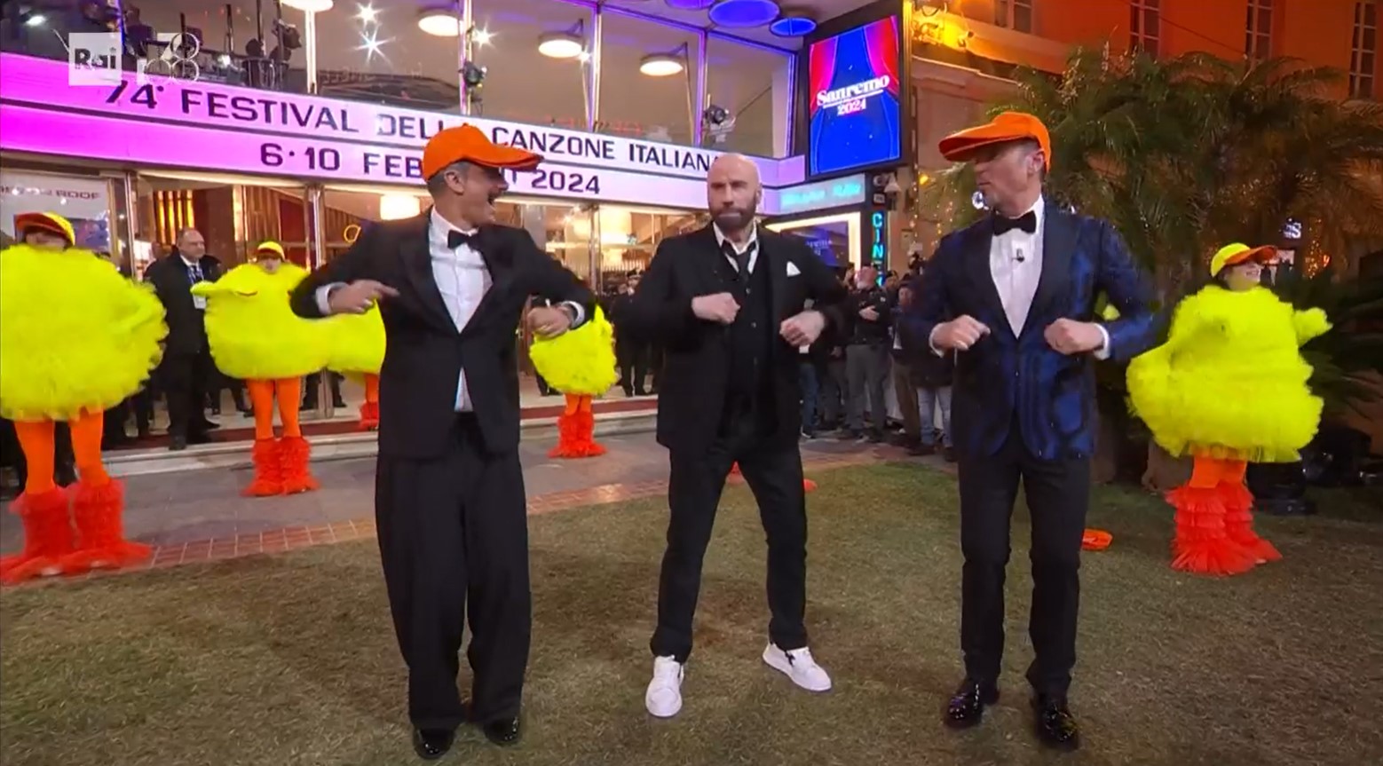 John Travolta a Sanremo 2024  il Ballo del Qua Qua  cm