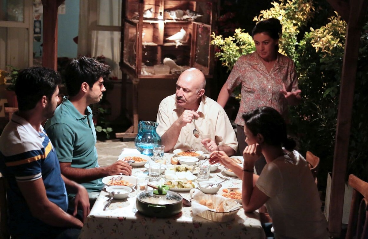 Anticipazioni Endless Love del 30 marzo 2024: Kemal presenta Asu alla sua famiglia, ma scoppia una lite su Nihan