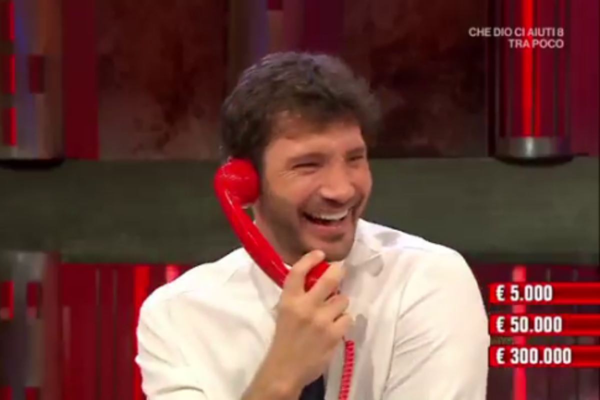 Stefano De Martino battuta sul matrimonio con belen