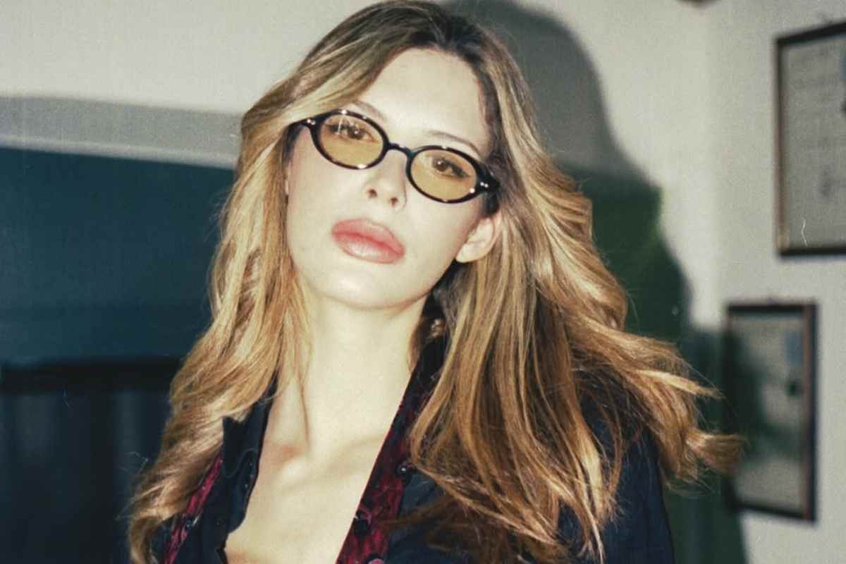 Isola dei Famosi, chi è Carly Tommasini: età, lavoro, studi, dove vive. Tutto su di lei