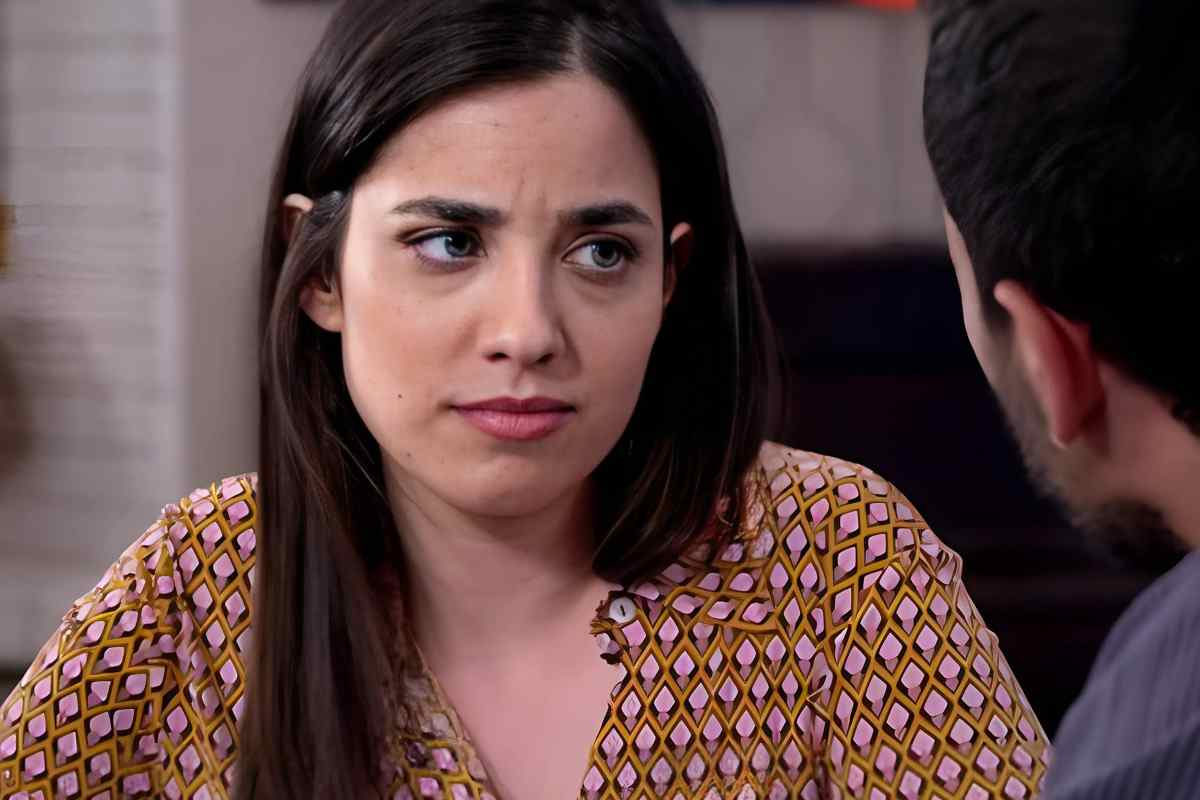 Un Posto al Sole, trame fino a metà maggio: per Manuela una decisione difficile
