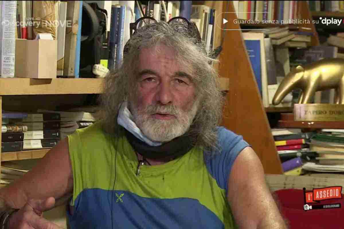 Mauro Corona commosso a È sempre Cartabianca. La Berlinguer: “Io so perché lei è triste”. L’annuncio della morte del cane Kurt