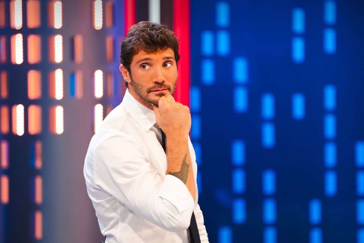 Stop Affari Tuoi, perché Stefano De Martino non va in onda stasera 2 maggio