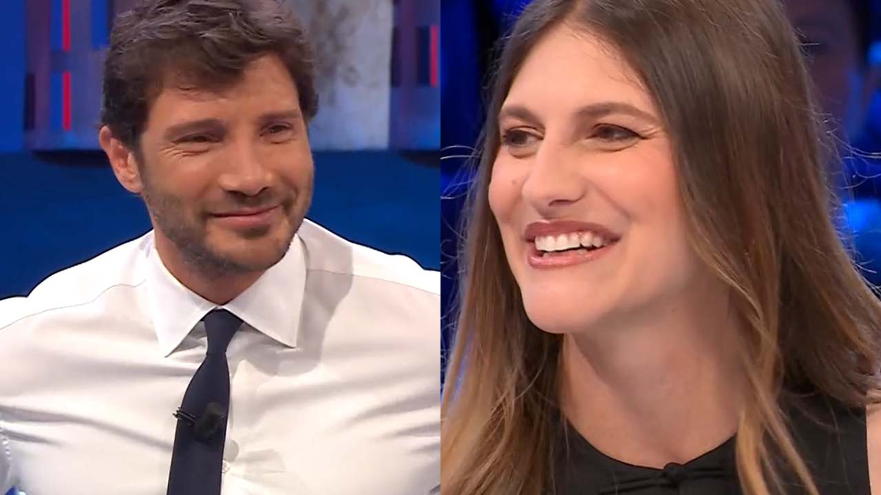 Affari Tuoi, la studentessa Ilaria accetta la super cifra dopo una giocata incredibile. L’entusiasmo di De Martino