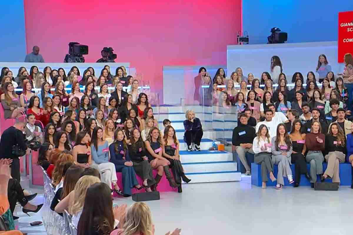 Uomini e Donne chiude: da cosa sarà sostituito