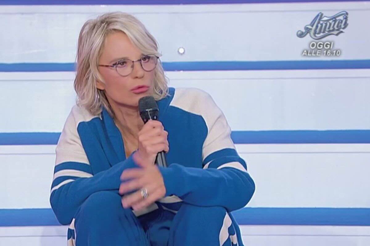 maria de filippi tensioni in studio