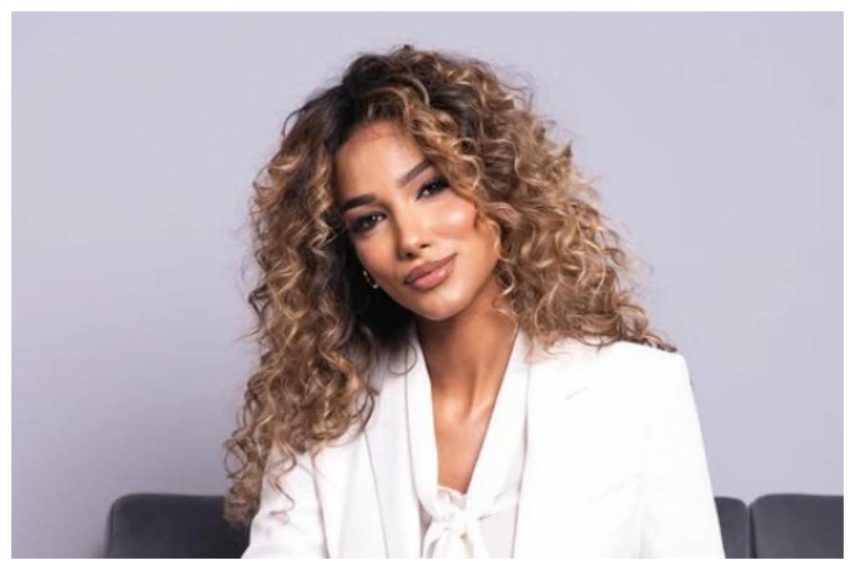 Samira Lui nasconde un dolore