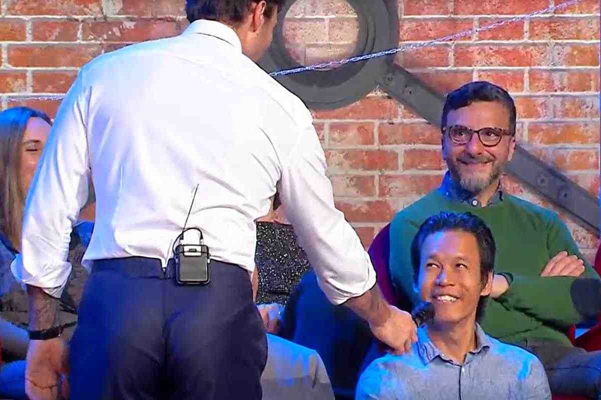  De Martino incalza Thanat davanti al pubblico