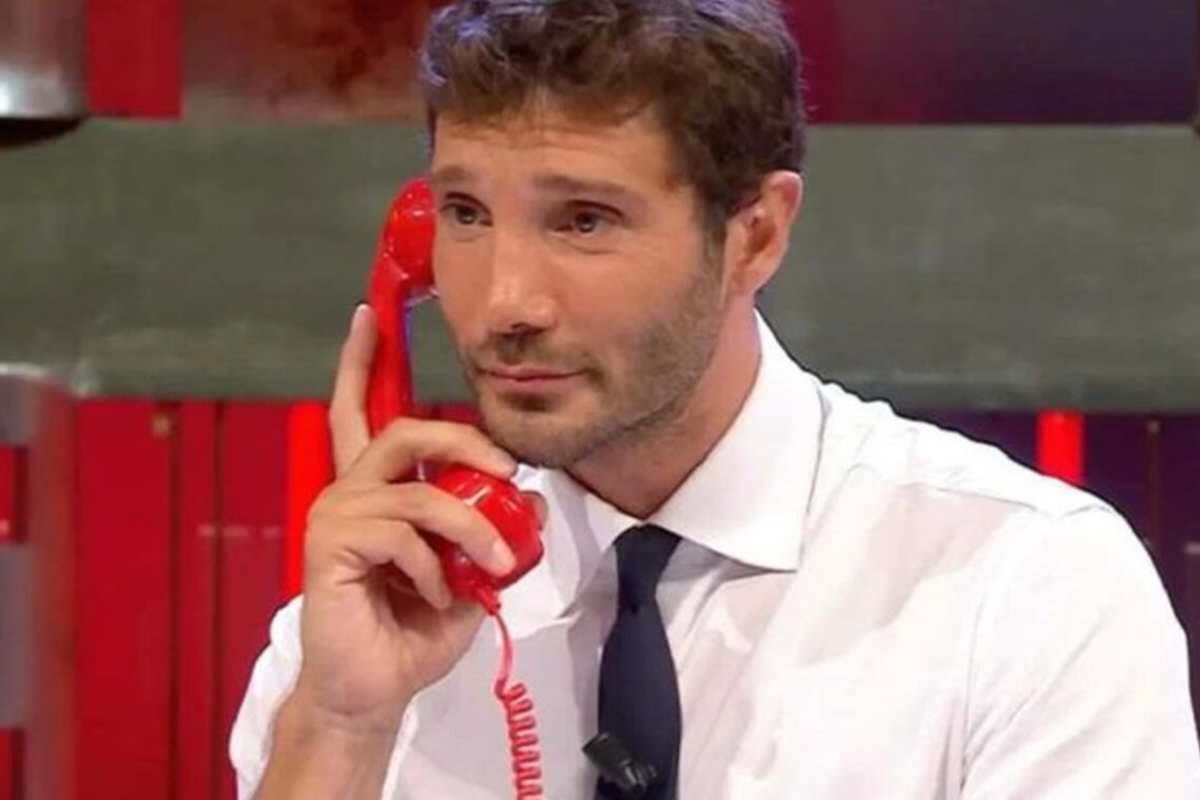 stefano de martino proposta ad affari tuoi