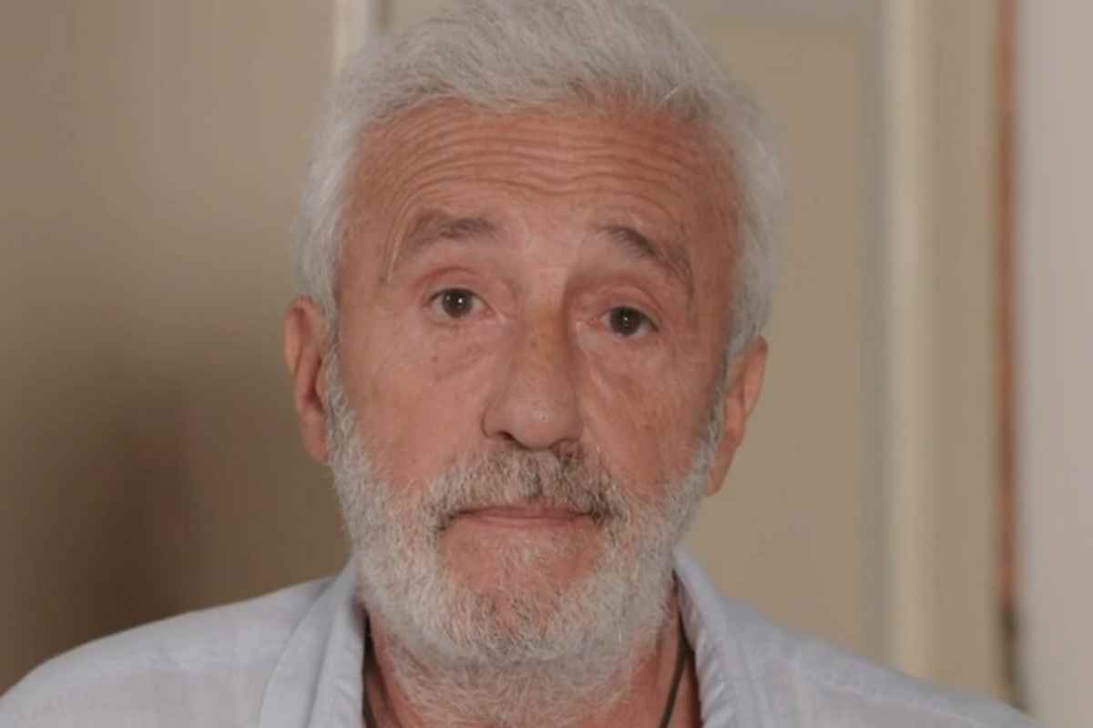 addio raffaele un posto al sole gesto