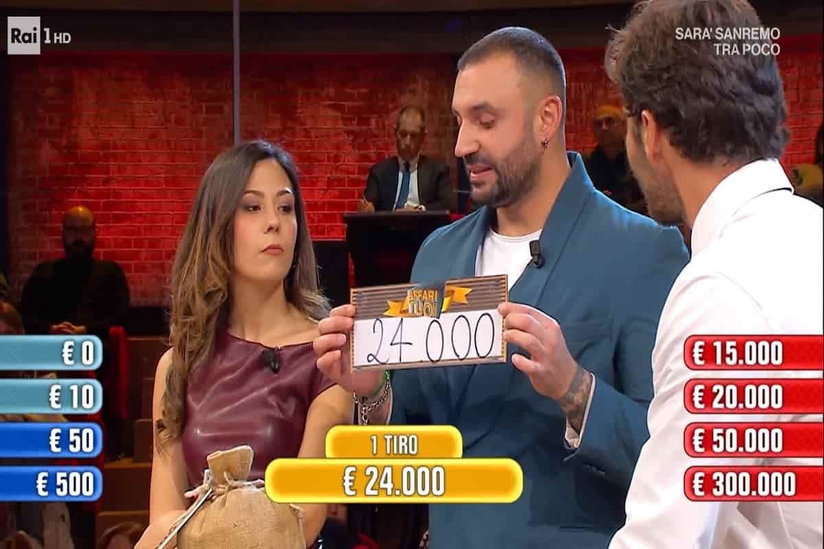 affari tuoi cosa hanno vinto stasera 14 dicembre 2025