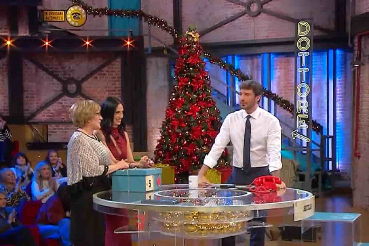 affari tuoi quanto hanno vinto stasera 19 dicembre 2025
