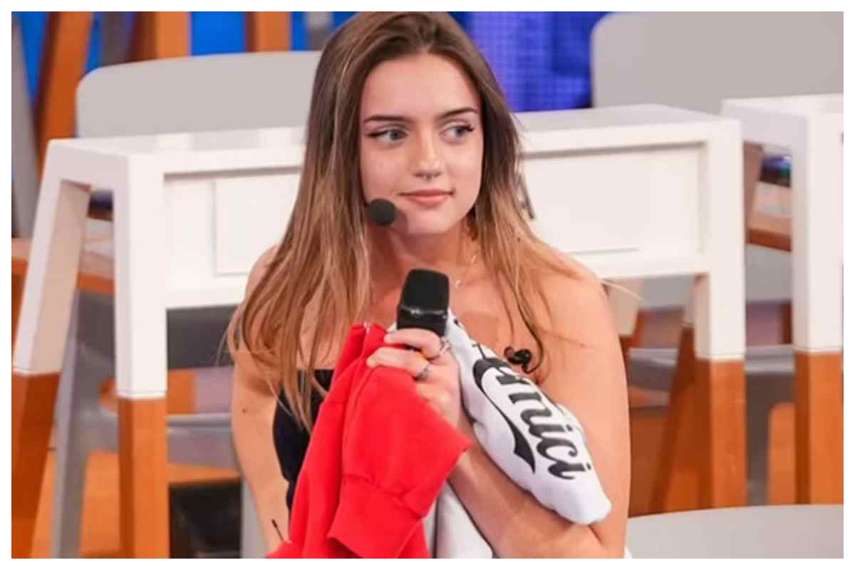 Amici flavia sospesa