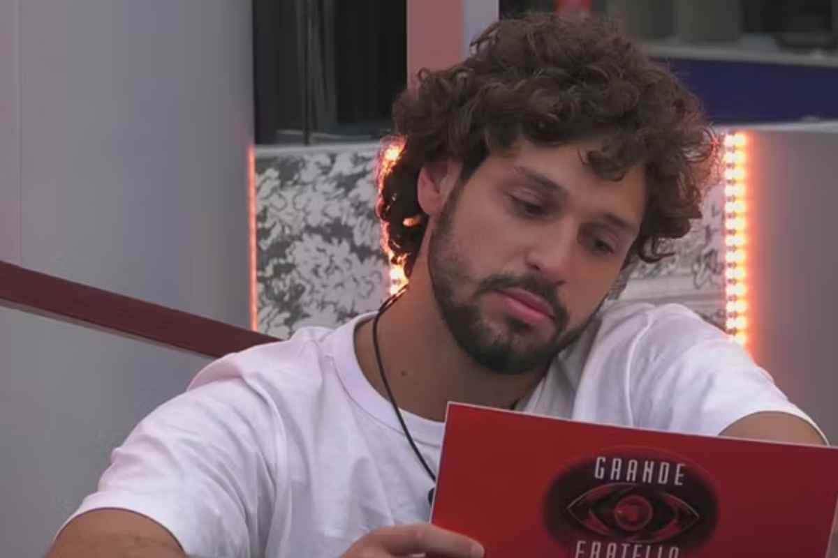 cosa ha fatto mattia fuori dalla casa