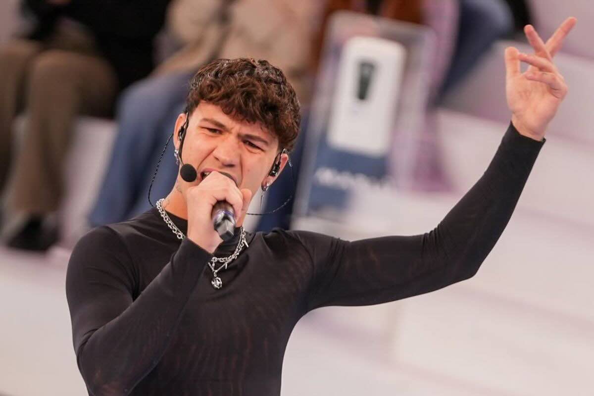 scontro tra anna pettinelli e maria de filippi ad amici
