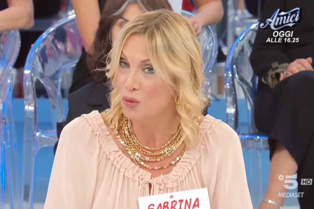 tina fa piangere dama uomini e donne