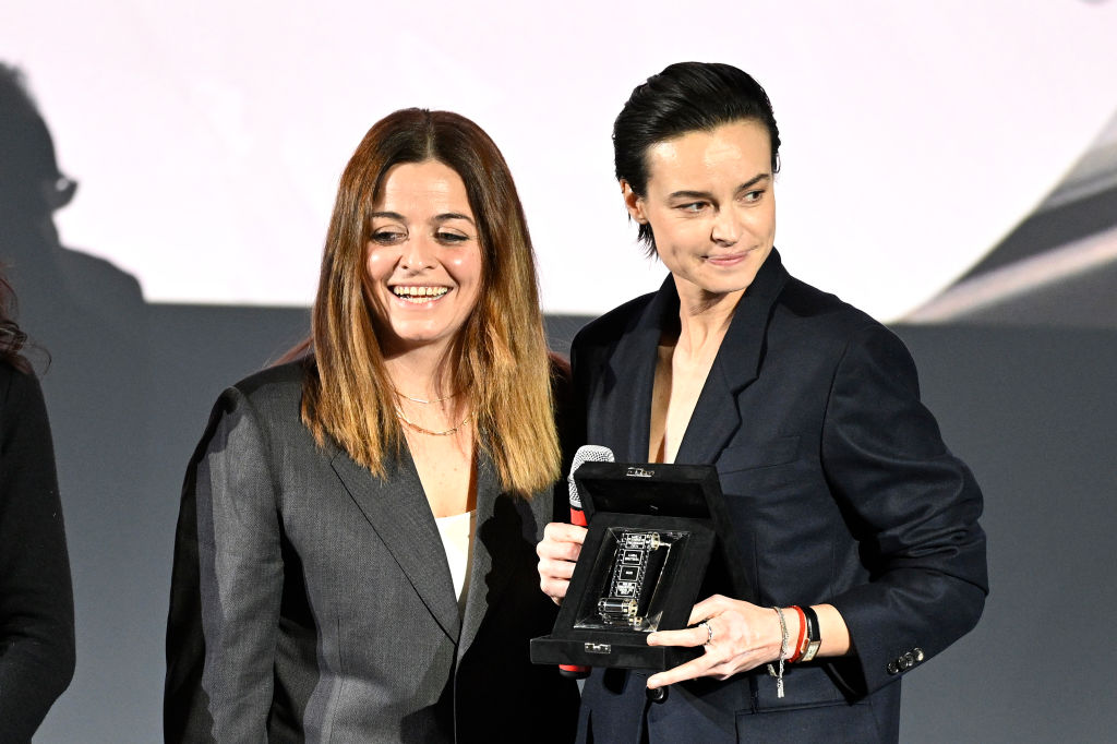 Con il ‘Nastro dell’anno’ a Mario Martone. vincono l’edizione 2024 Kasia Smutniak con Mur per il ‘cinema del reale’ e  Io, noi e Gaber di Riccardo Milani  per ‘Cinema, Spettacolo, Cultura’