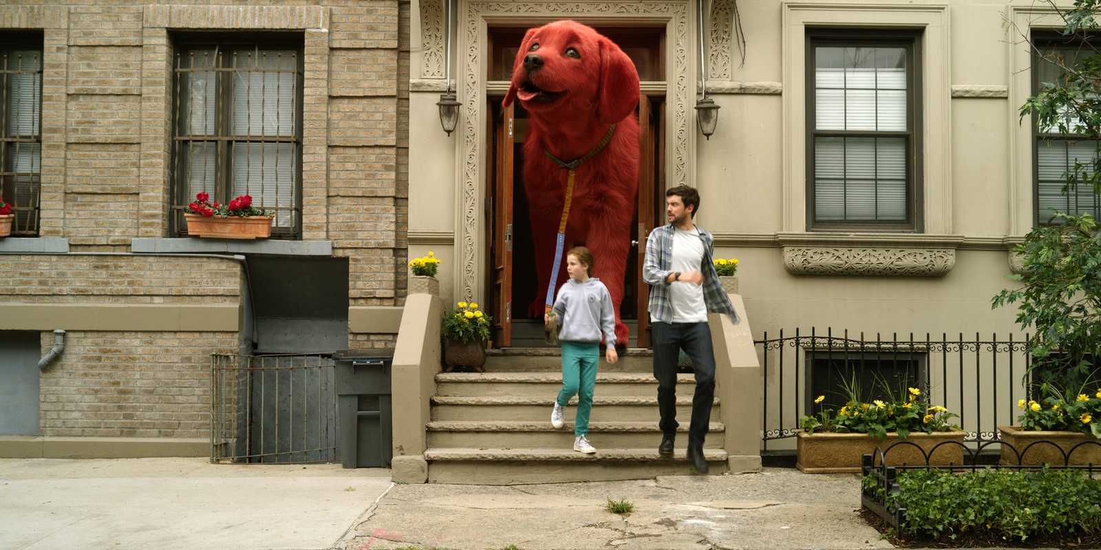 Su Italia 1 Clifford - Il Grande Cane Rosso, il film in live-action e CGI di Walt Becker basato sulla serie animata e i libri per bambini di Norman Bridwell.