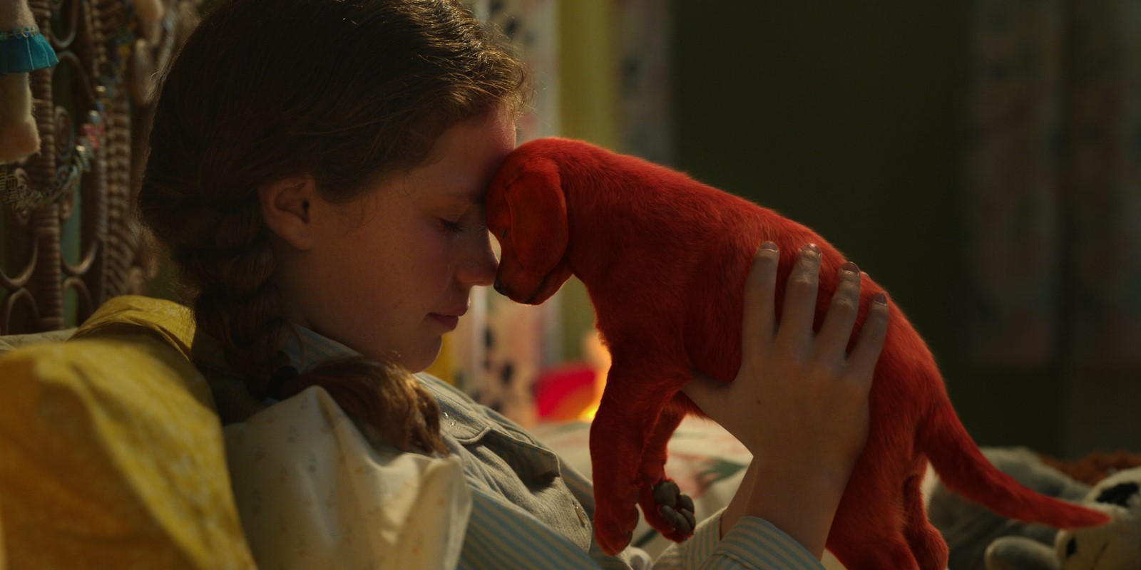 Su Italia 1 Clifford - Il Grande Cane Rosso, il film in live-action e CGI di Walt Becker basato sulla serie animata e i libri per bambini di Norman Bridwell.