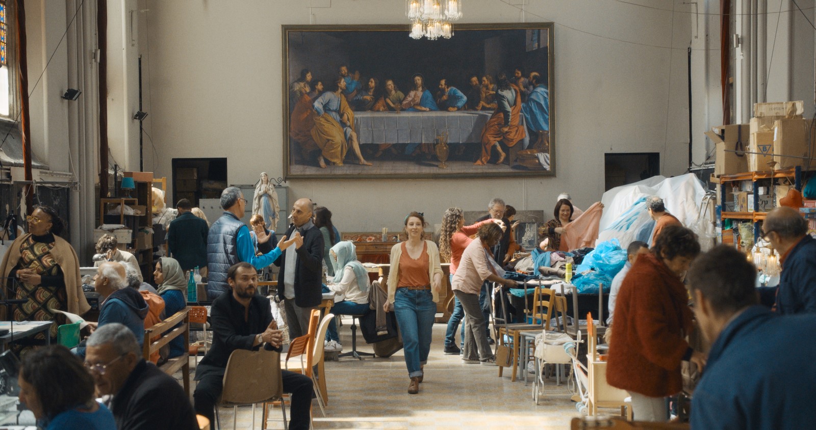Dopo la tappa alla Festa del Cinema di Roma, dall'11 aprile nelle sale italiane con Lucky Red E la festa continua!, il nuovo film di Robert Guédiguian con Ariane Ascaride.