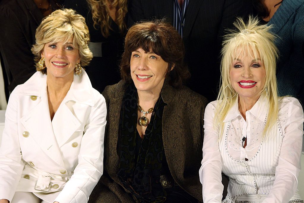 Jennifer Aniston produrrà un remake, scritto da Diablo Cody, della commedia anni 80 con Jane Fonda, Lily Tomlin e Dolly Parton "Dalle 9 alle 5…orario continuato".