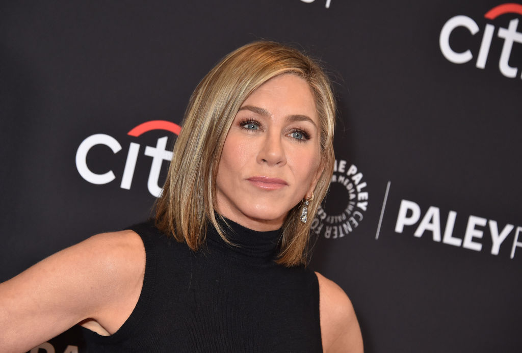 Jennifer Aniston produrrà un remake, scritto da Diablo Cody, della commedia anni 80 con Jane Fonda, Lily Tomlin e Dolly Parton "Dalle 9 alle 5…orario continuato".
