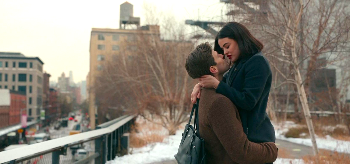 Su Rai 1 "Ti odio, anzi no, ti amo! - The Hating Game", la commedia romantica di Peter Hutchings con protagonisti Lucy Hale e Austin Stowell.