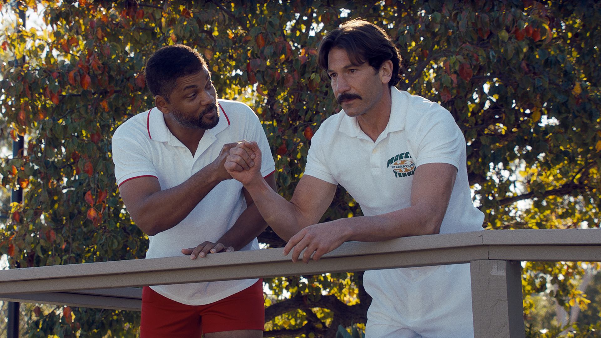 Canale 5 stasera propone "Una famiglia vincente - King Richard", dramma biografico del 2021 di Reinaldo Marcus Green con Will Smith, Aunjanue Ellis, Saniyya Sidney, Demi Singleton, Tony Goldwy e Jon Bernthal.