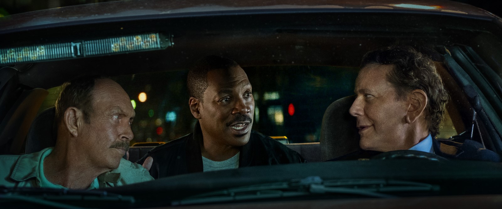 Secondo trailer italiano per la commedia d'azione Un piedipiatti a Beverly Hills: Axel F aka Beverly Hills Cop 4 con Eddie Murphy su Netflix dal 3 luglio 2024.