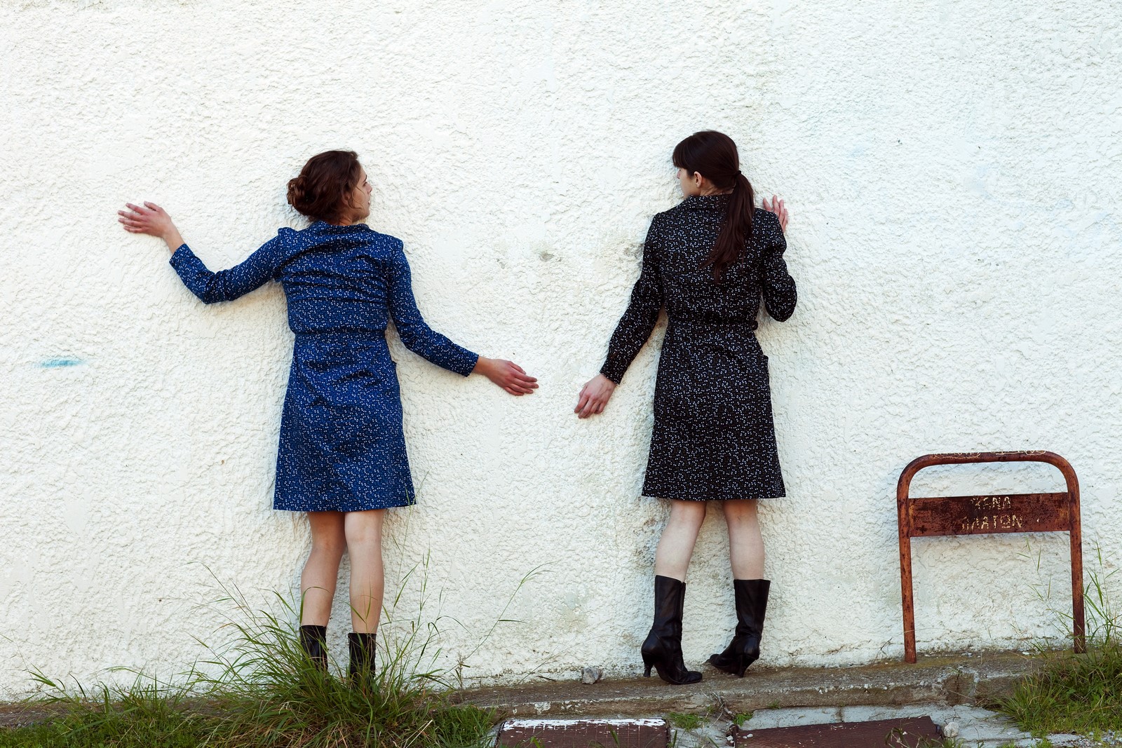 Dopo la tappa a Venezia 67, dove Ariane Labed ha vinto la Coppa Volpi, arriva nei cinema italiani con Trent Film Attenberg di Athina Rachel Tsangari, film con Yorgos Lanthimos attore.