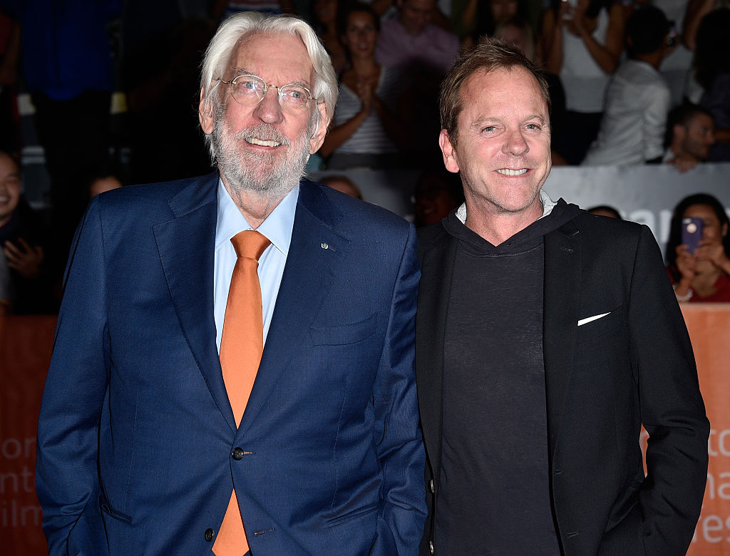 Tutto quello che c'è da sapere su Donald Sutherland, l'attore di Quella sporca dozzina, Mash, Gente comune, Una squillo per l'ispettore Klute e Hunger Games morto a 88 anni.