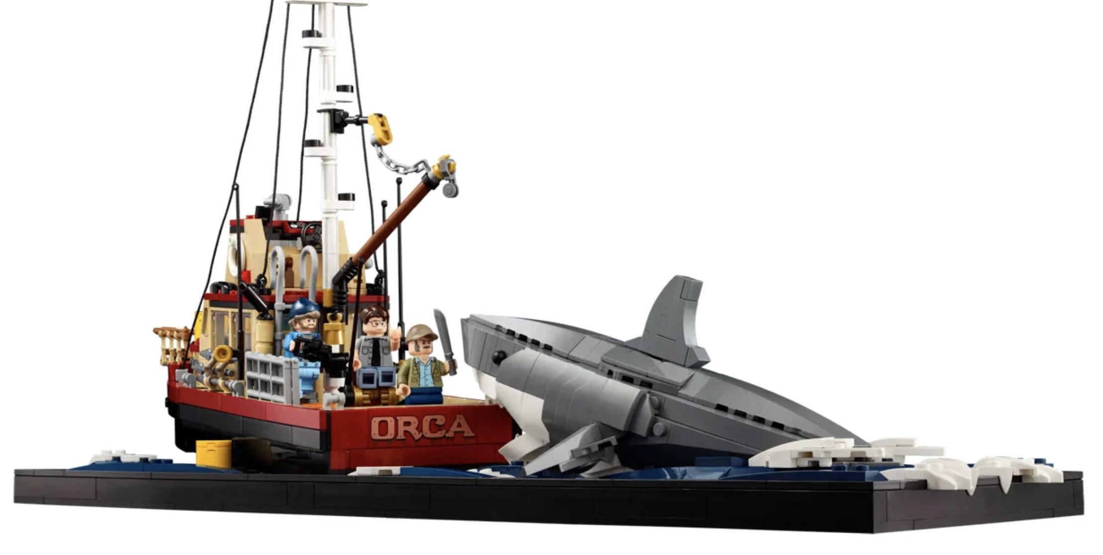 Il nuovo set LEGO Ideas JAWS ispirato ad una delle scene clou del classico Lo squalo di Steven Spielberg è in arrivo il 6 agosto 2024.