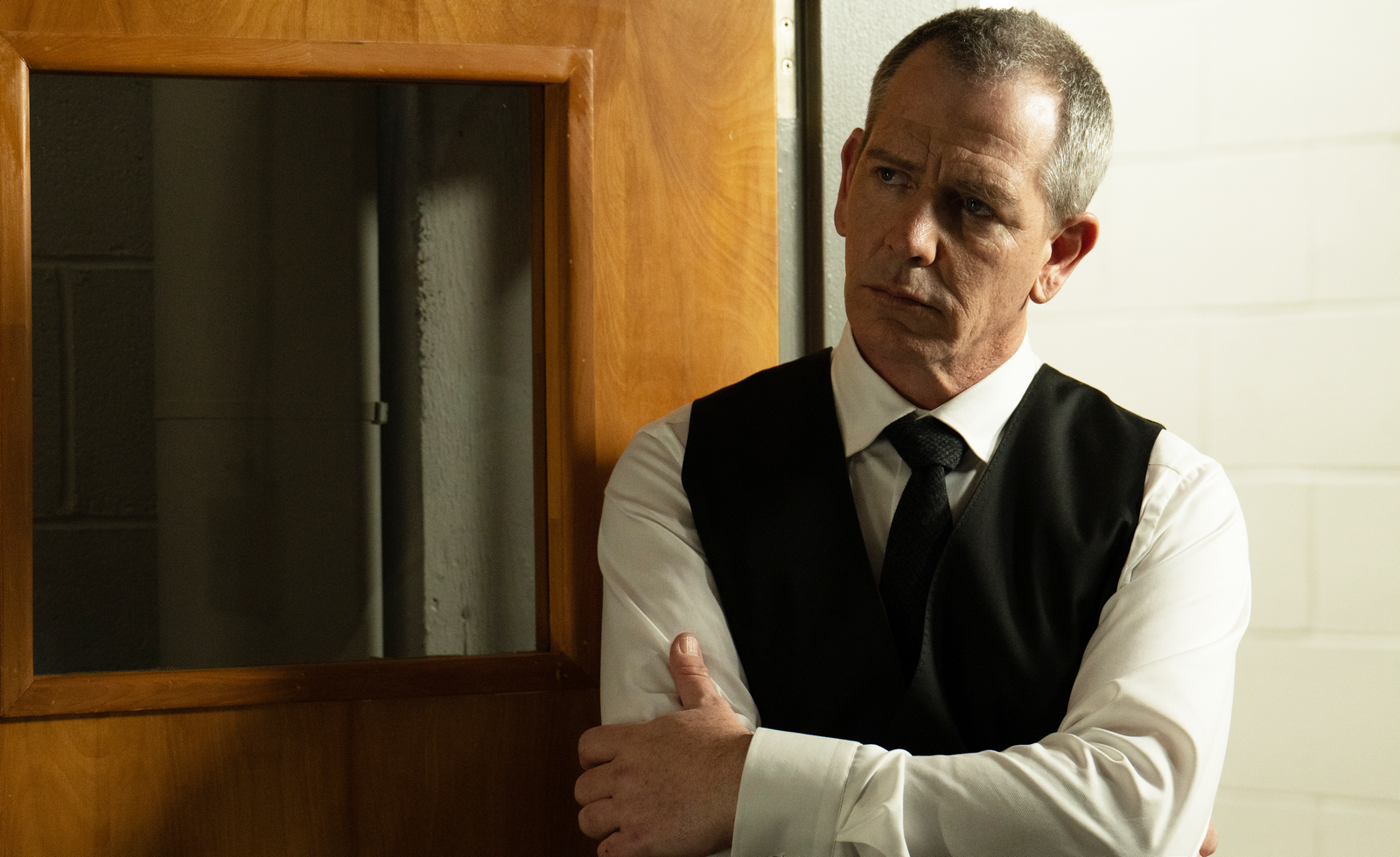 To Catch A Killer - L'uomo che odiava tutti, recensione del thriller di Damián Szifron con Shailene Woodley e Ben Mendelsohn, su SKy e NOW dal 5 agosto.