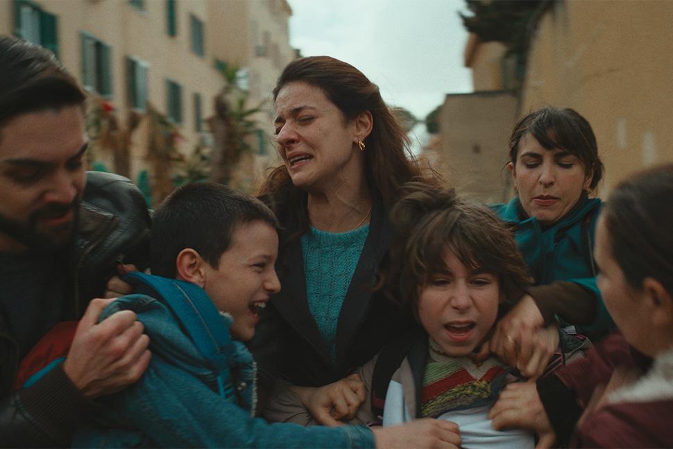 Disponibili i trailer dei film in Concorso e Fuori concorso al Festival di Venezia – Tra i titoli Familia, Taxi Monamour, Desert Suite e il documentario Bestiari, Erbari, Lapidari.