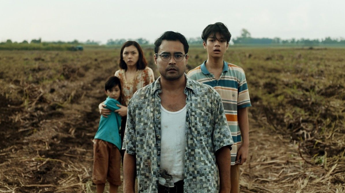 Recensione del dramma horror con zombie "Outside" di Netflix, diretto dal regista filippino Carlo Ledesman con Sid Lucero, Beauty Gonzalez, Marco Masa e Aiden Patdu.