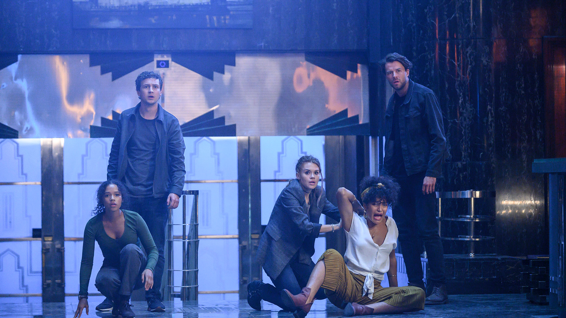 Su Rai 4 il survival-thriller Escape Room 2 – Gioco Mortale (Escape Room 2 – Tournament of Champions) di Adam Robitel con Taylor Russell, Logan Miller, Deborah Ann Woll e Isabelle Fuhrman.