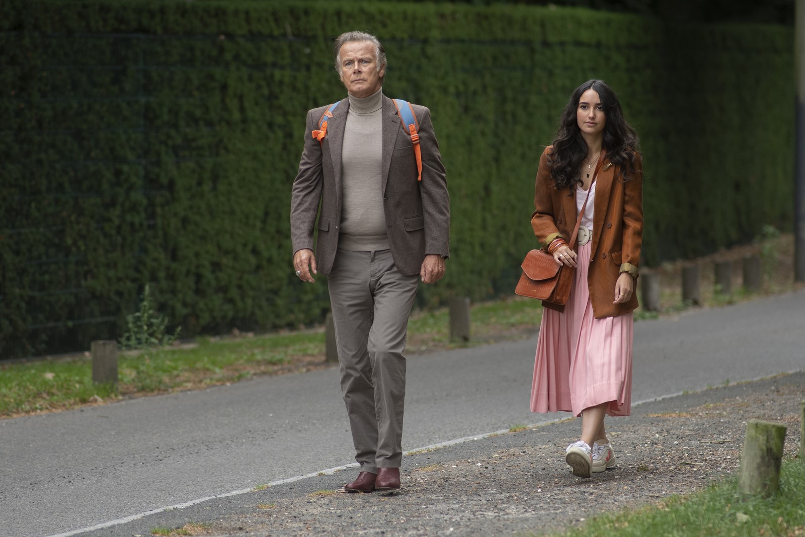 Su Rai 1 "Rumba Therapy", commedia del 2023 di e con Franck Dubosc affiancato da Louna Espinosa, Jean-Pierre Darroussin:, Marie-Philomène Nga e Karina Marimon.