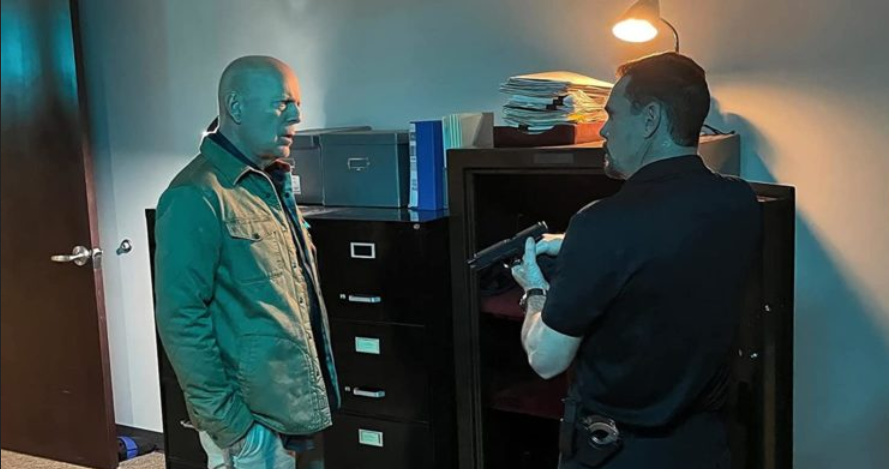 Tutto quello che c'è da sapere sul thriller d'azione di Matt Eskandari in onda su Rai 4 con Bruce Willis in una delle sue ultime interpretazioni, Kevin Dillon Oliver Trevena e Texas Battle.