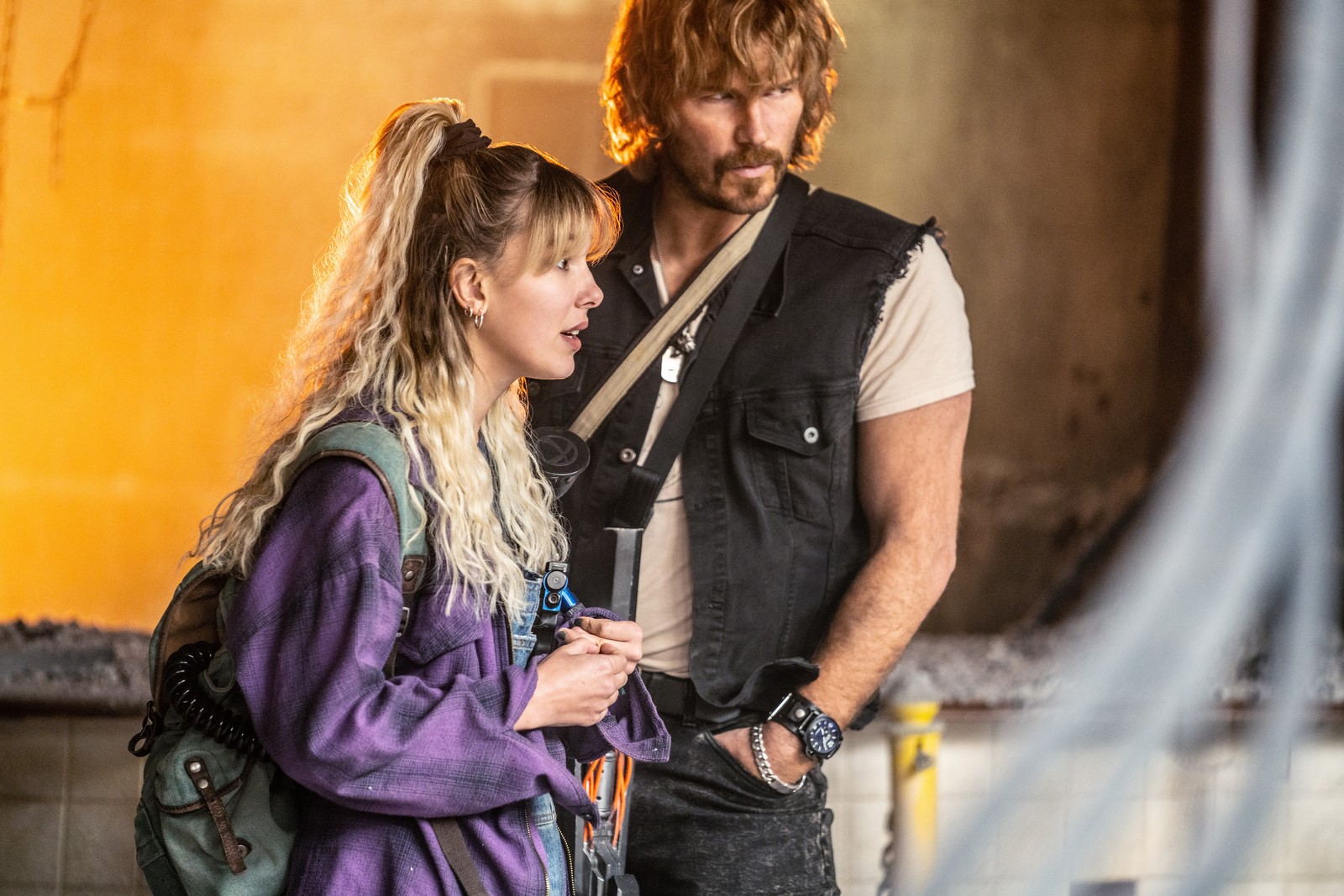 Recensione e tutto quello che c'è da sapere su The Electric State, il film Netflix dei fratelli Russo, basato sul fumetto di Simon Stålenhag e interpretato da Chris Pratt, Millie Bobby Brown, Stanley Tucci, Ke Huy Quan e Giancarlo Esposito.
