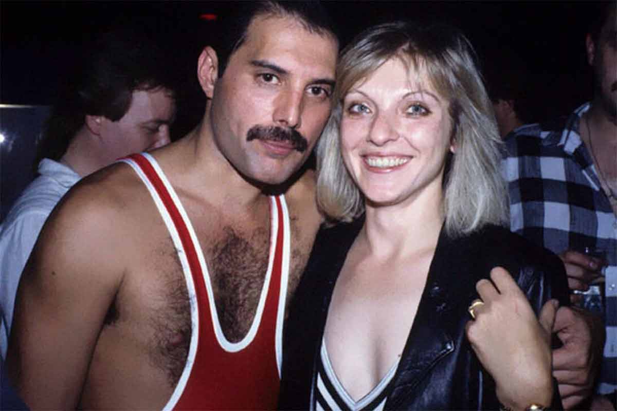 Freddie Mercury, asta dei ricordi: Mary Austin vende, la sorella compra in incognito