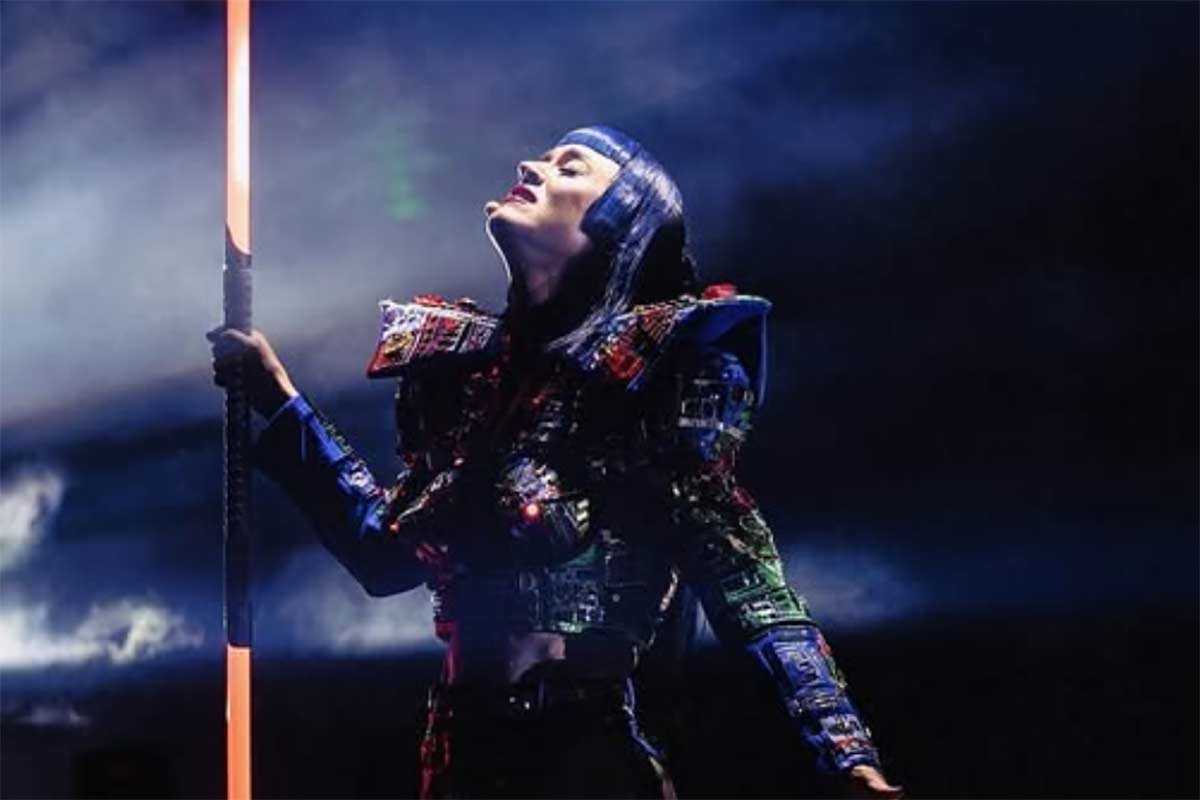 Katy Perry, tra flop del tour e critiche: “Troppo distante dal pubblico”