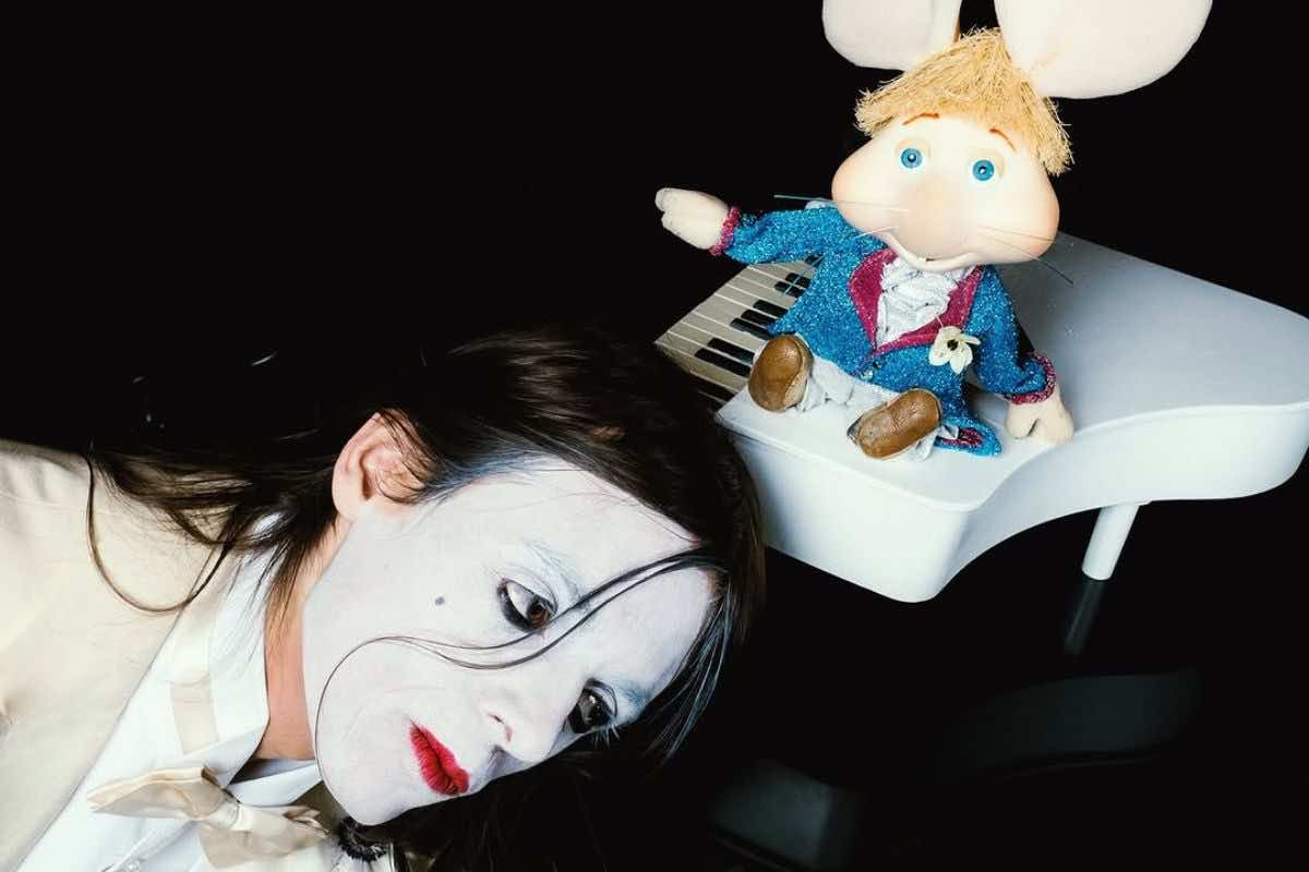 topo gigio sul palco dell'eurovision