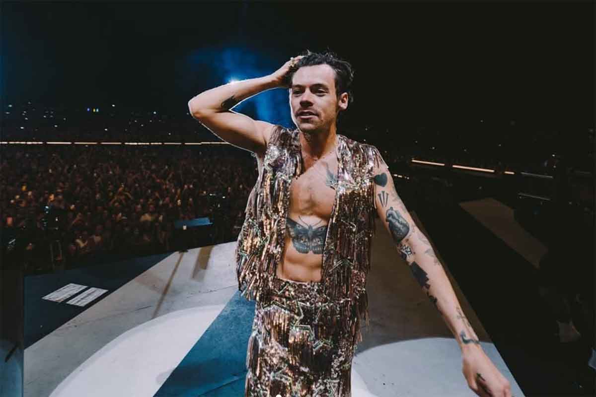 Harry Styles, l’Italia come rifugio creativo: da Roma a Civita di Bagnoregio, tra arte, fan e ispirazione